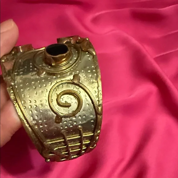 Vintage Artisan Mixed Metal Brutalist With Black Onyx Cuff Bracelet - Picture 6 of 13